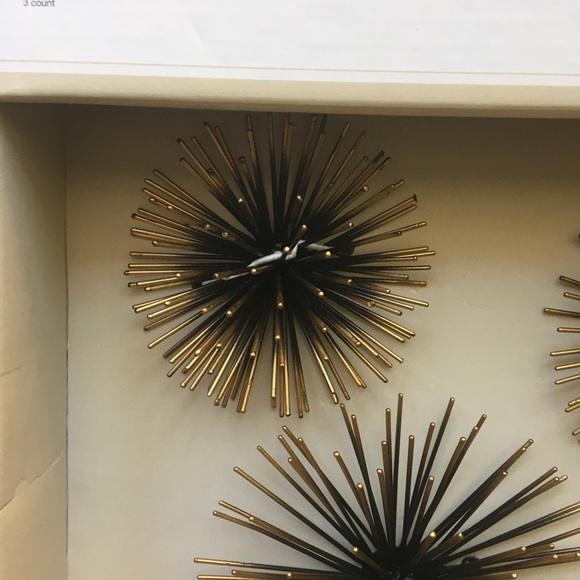 💛GOLD WALL DECOR 💛 - Picture 3 of 3